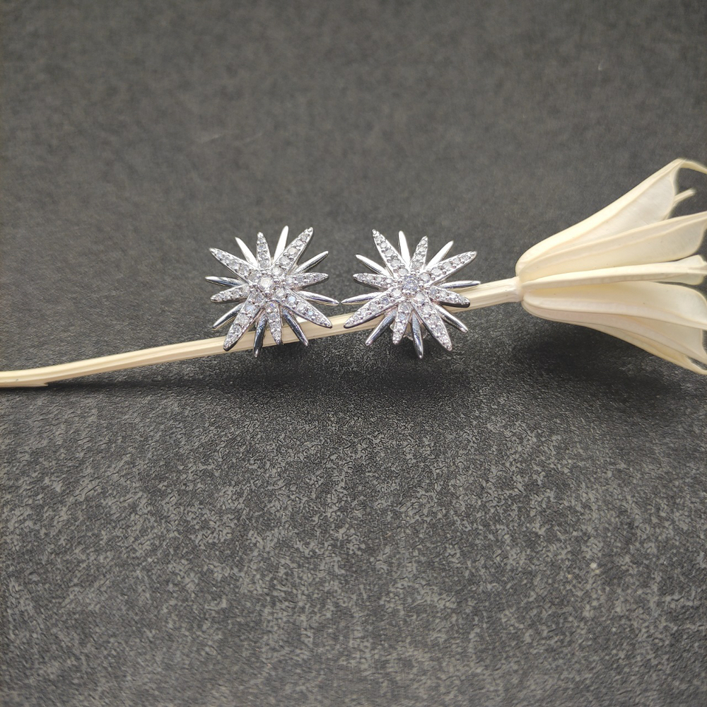 David Yurman Sunflower Diamond Stud Earrings - Picture 8 of 9
